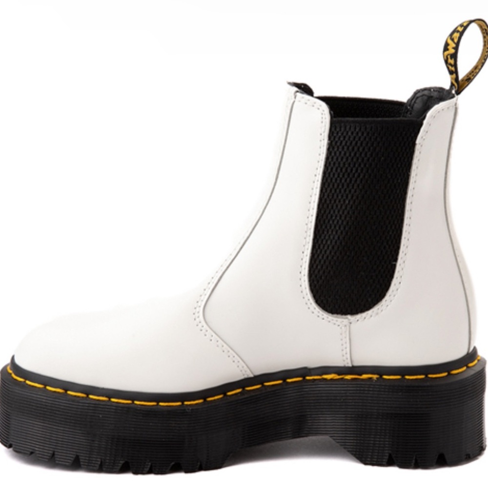 Dr. Martens 2976 Platform Chelsea Boot